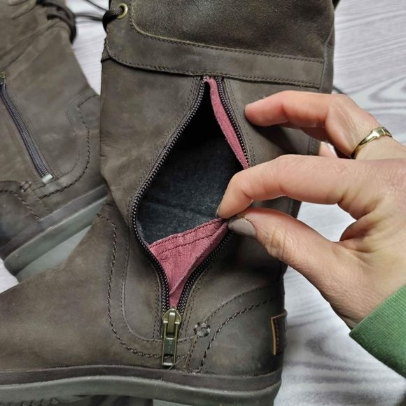 UGG 'Elsa' Waterproof Boot - size 6 - Picture 5 of 7